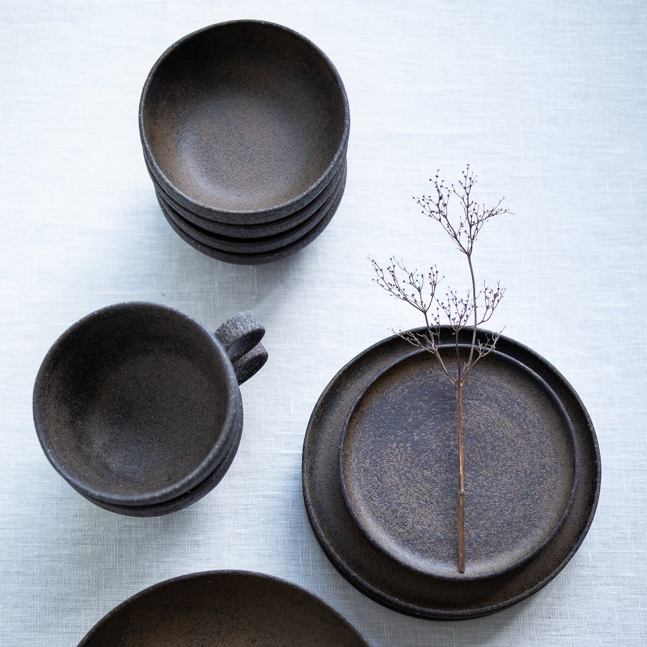 Plate in smokey brown