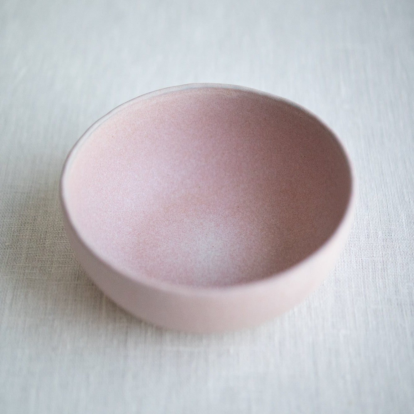 Bowl in pale pink No.1