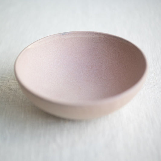 Bowl in pale pink No.2