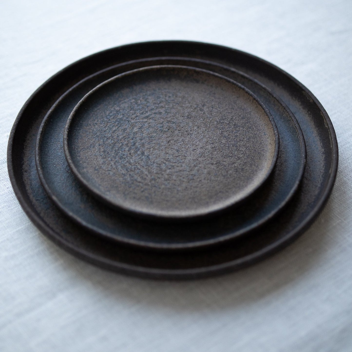 Plate in smokey brown