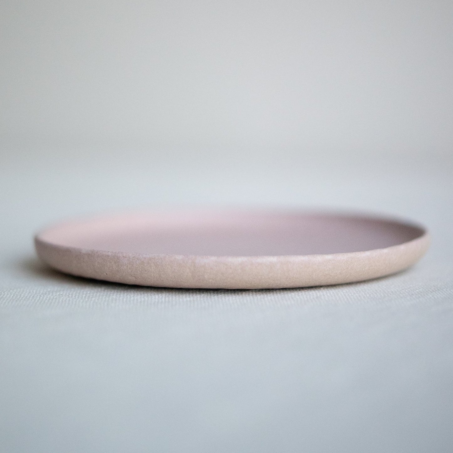 Plate in pale pink