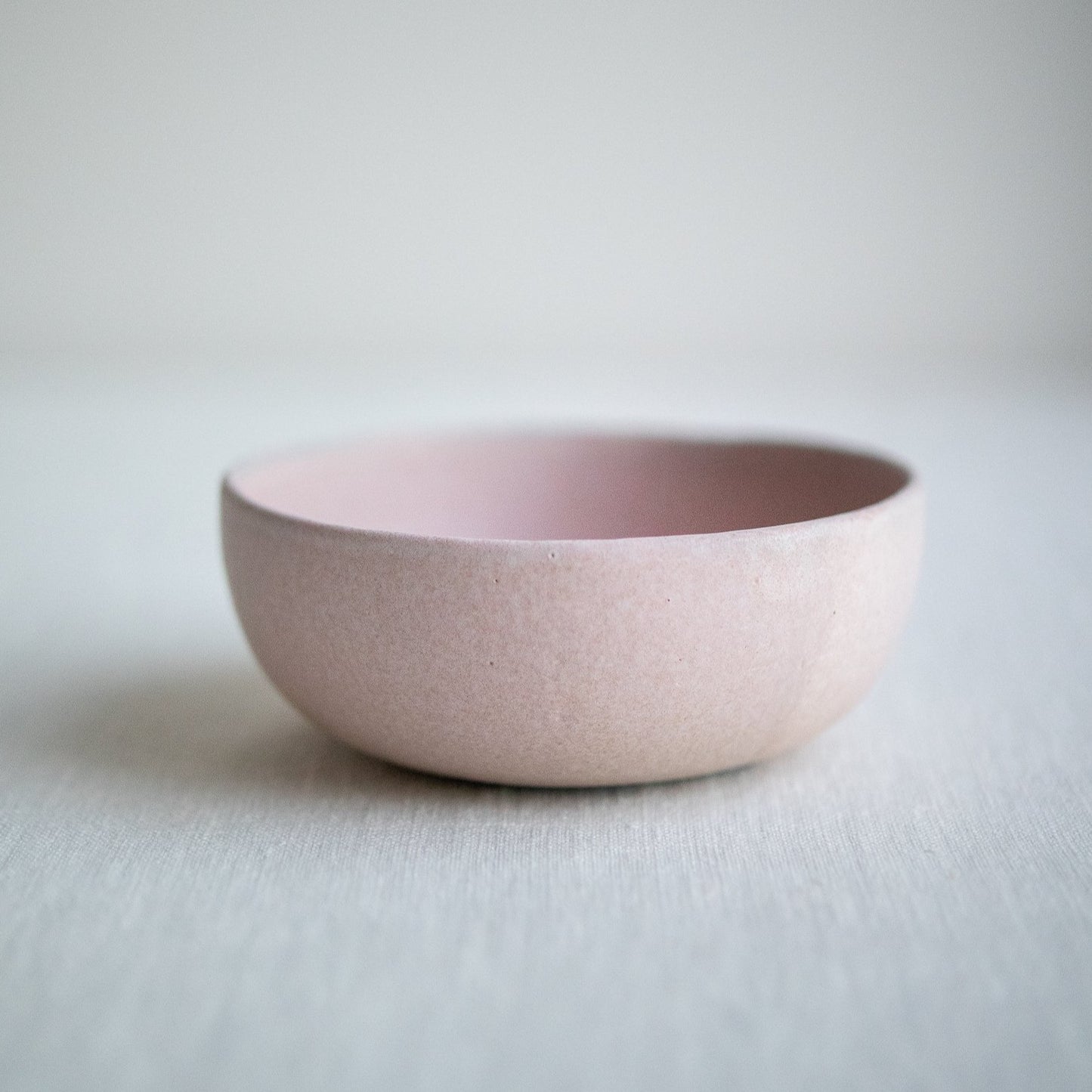 Bowl in pale pink No.1